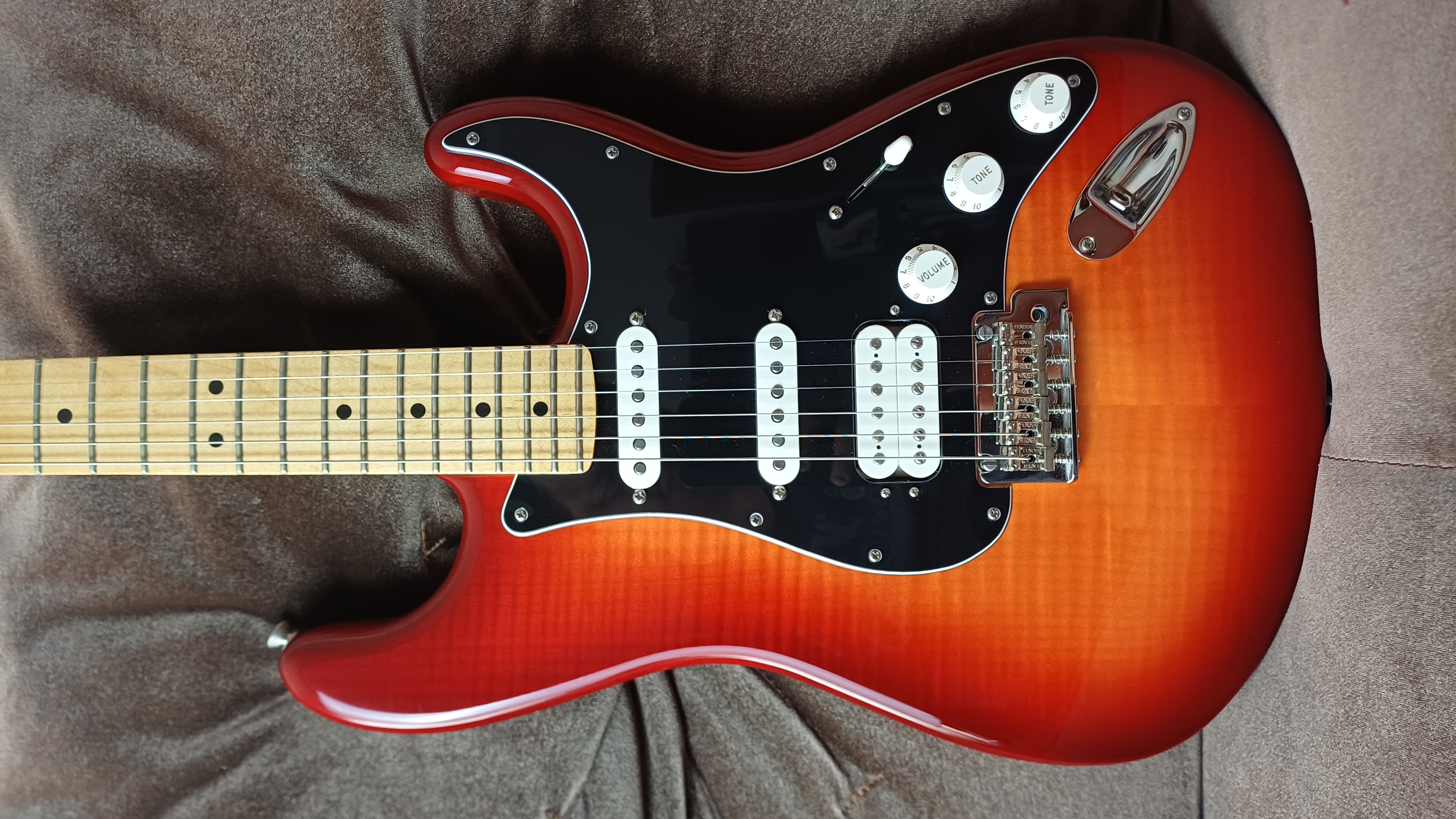 Fender Player Stratocaster HSS Plus Top 